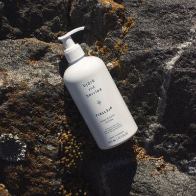 BB_FJALLSJO_HAND_BODY_LOTION_ECOM_MOOD_IMAGE_1500px_1200x