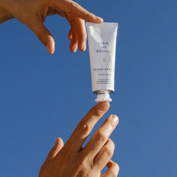 BJORK AND BERRIES HAND CREAM NEVER SPRING