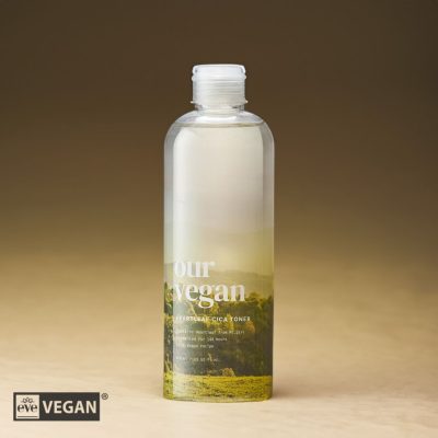 The main ingredient of the product is an extract of Houttuynia cordata (5%), enriched with polyphenolic flavonoids for intense antioxidant, anti-inflammatory and antiseptic action. The high healing properties help to treat allergic skin reactions, such as atopic dermatitis or eczema. The extract neutralizes the aggressive effects of ultraviolet radiation, helps retain moisture in cells and prevents dehydration. - Centella asiatica extract has an anti-inflammatory and healing effect, helps restore the protective barrier and retain moisture, reduces sensitivity and swelling, strengthens blood vessels and reduces rosacea. - Bamboo water is the best remedy to fight rosacea. It has a strong astringent and tonic effect, helps to treat varicose veins and soothes redness. - Cypress has a strong antioxidant effect, helps to deal with signs of skin aging, tones the skin and activates blood microcirculation. - Birch juice has antibacterial properties, prevents acne, soothes inflammation and normalizes sebum secretion.