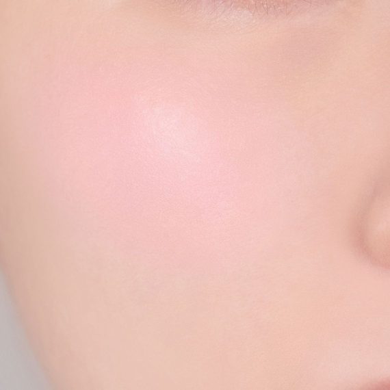 B. BY BANILA ROMANTIC BLUSH LIP & CHEEK 01 DEAR BUNNY