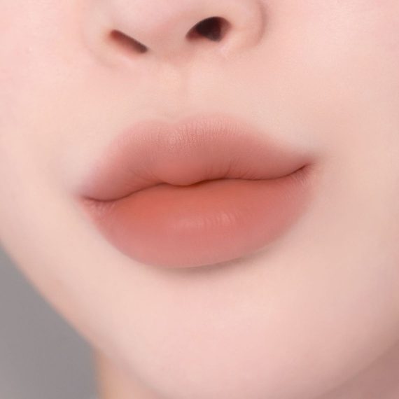 B. BY BANILA ROMANTIC BLUSH LIP & CHEEK 17 BABY BEAN